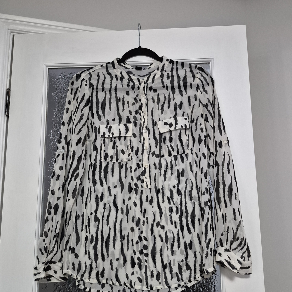 Monochrome Patterned Blouse
